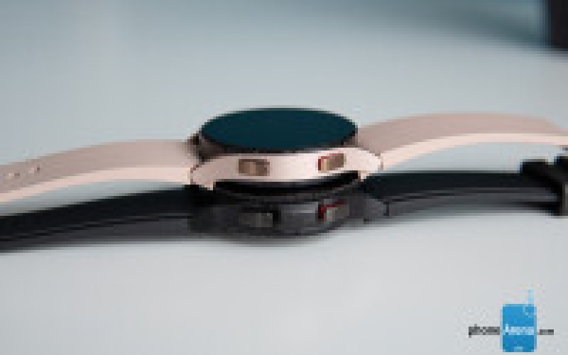 Samsung Galaxy Watch 4 в сравнении с Galaxy Watch 4 Classic