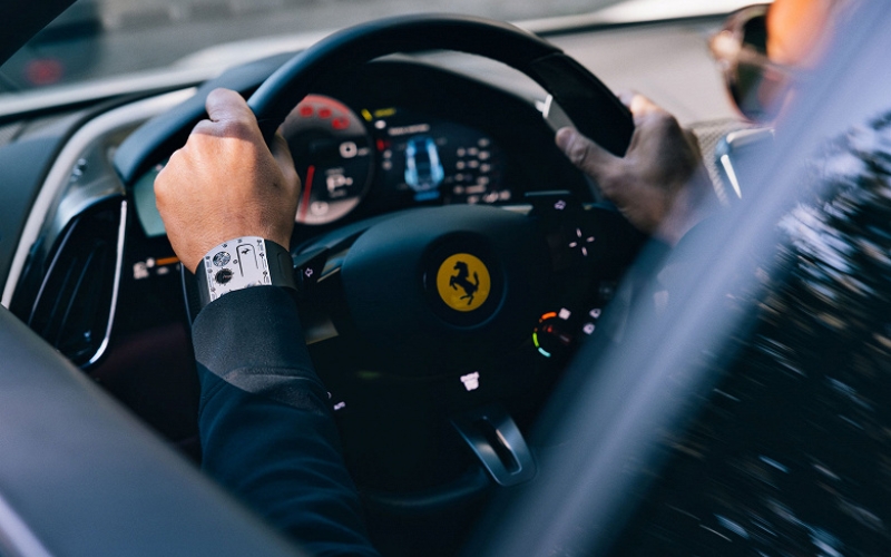 RM UP-01 Ferrari — самые тонкие в мире механические часы по цене нескольких суперкаров Ferrari 