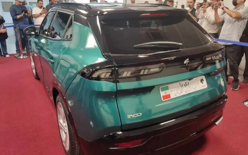 Так выглядит первый иранский автомобиль, который начнут продавать в России уже в текущем году. Изображения и характеристики Iran Khodro Tara, построенного на платформе Peugeot 301