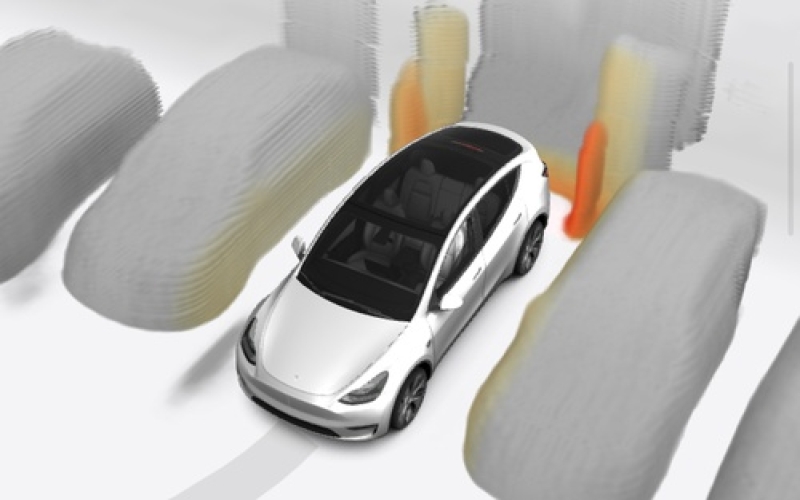 Автомобили Tesla научатся автоматически вызывать службы спасения при аварии 